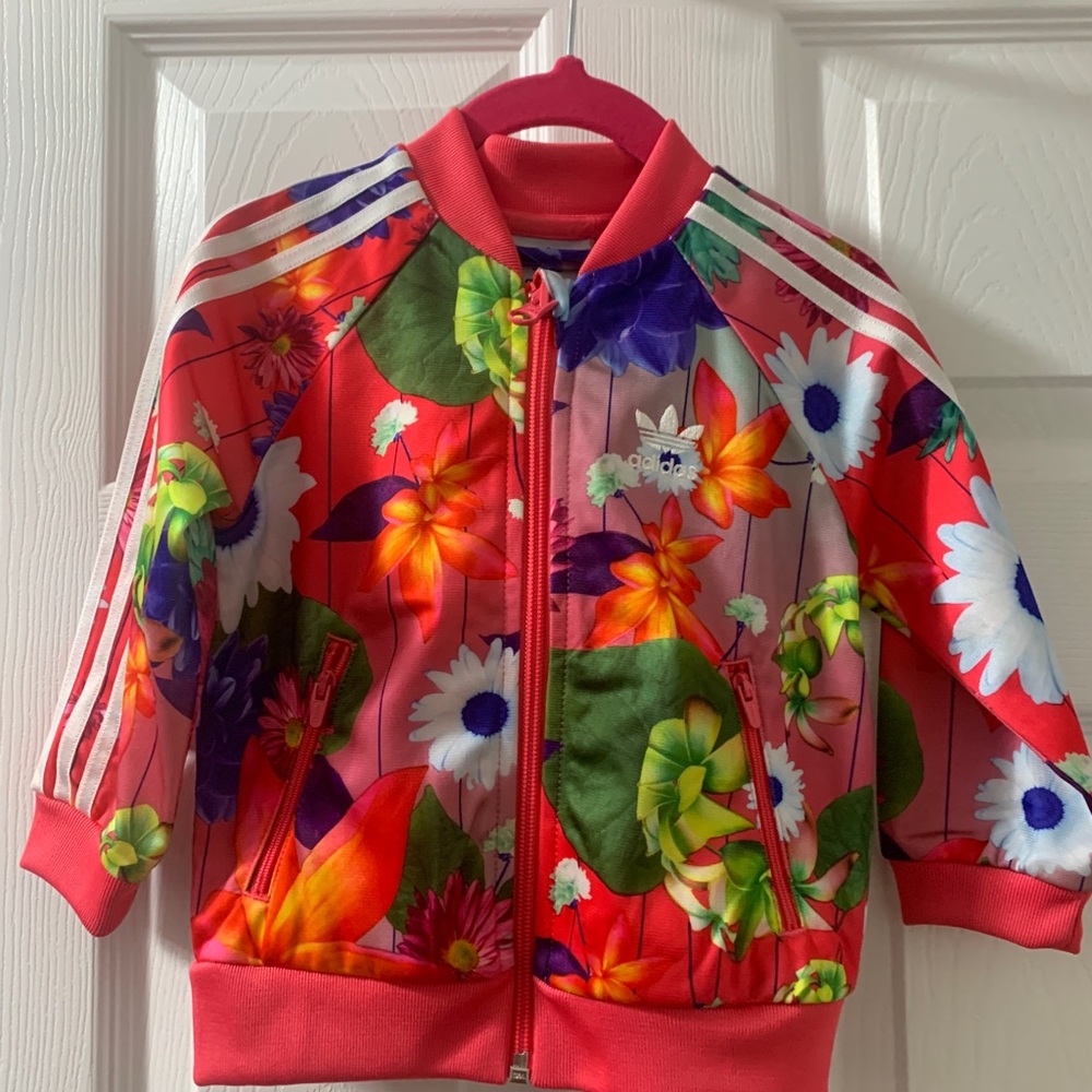 Toddler adidas superstar track suit 12 MONTHS